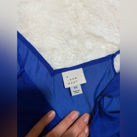 Royal Blue top - Picture 3 of 3